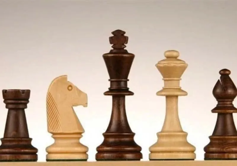 Quân cờ vua không còn hình người từ khi nào