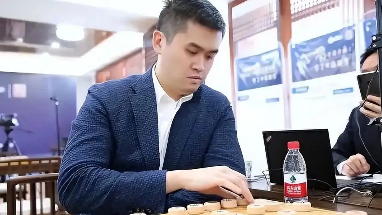 Vương Thiên Nhất bán độ